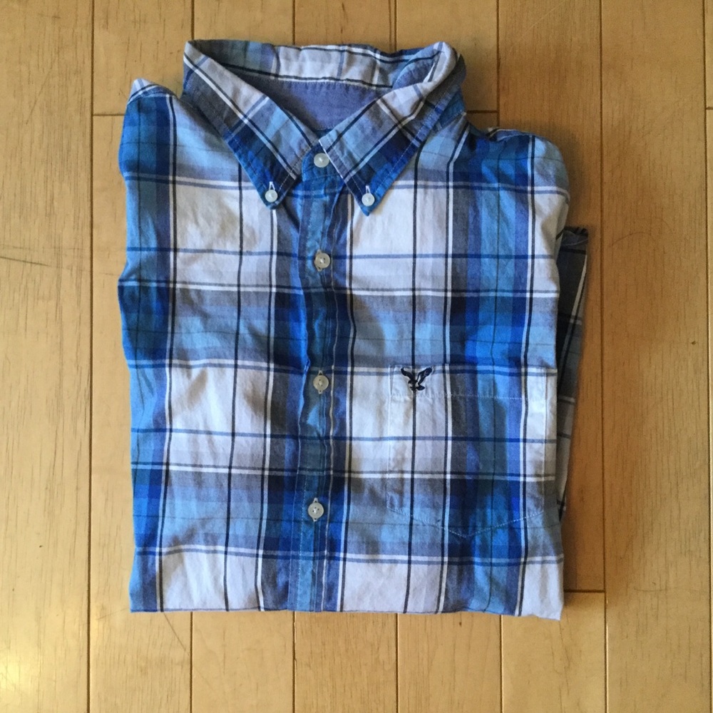 American Eagle Classic Fit Button Down Shirt
